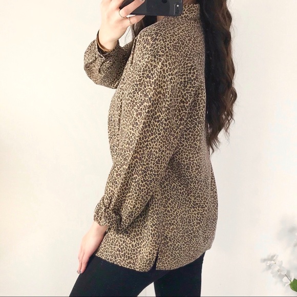 ❤️SALE❤️ Brown leopard silk button down top - Picture 5 of 5